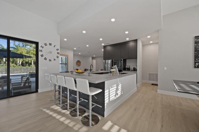 1950 S Club Drive, Wellington, FL 33414
