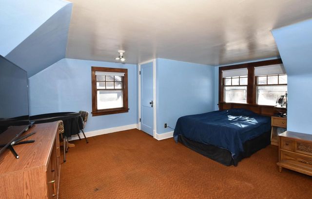 6426 W Wisconsin AVENUE, Wauwatosa, WI 53213