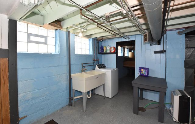 6426 W Wisconsin AVENUE, Wauwatosa, WI 53213