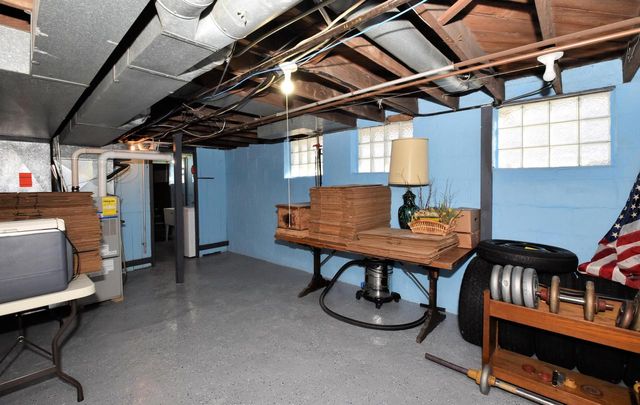 6426 W Wisconsin AVENUE, Wauwatosa, WI 53213