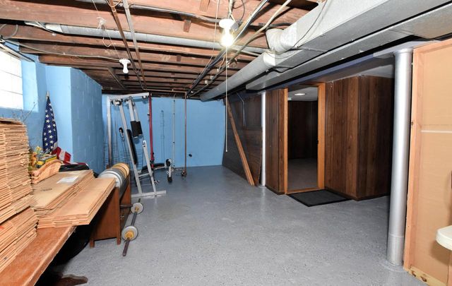 6426 W Wisconsin AVENUE, Wauwatosa, WI 53213