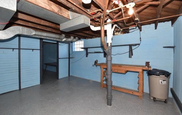 6426 W Wisconsin AVENUE, Wauwatosa, WI 53213