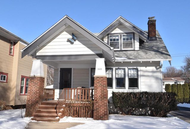 6426 W Wisconsin AVENUE, Wauwatosa, WI 53213