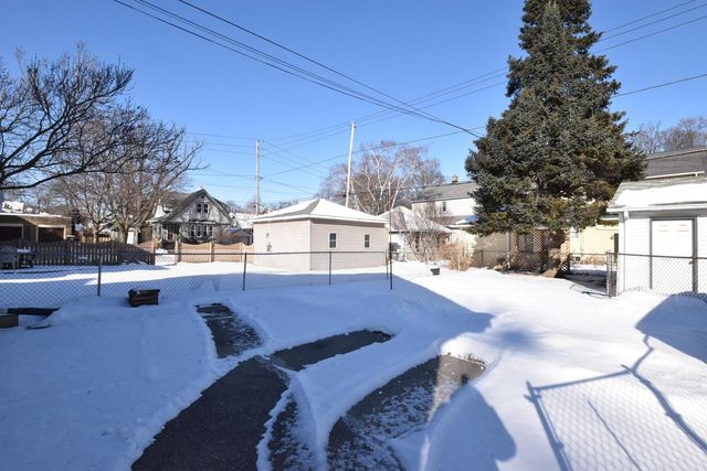 6426 W Wisconsin AVENUE, Wauwatosa, WI 53213