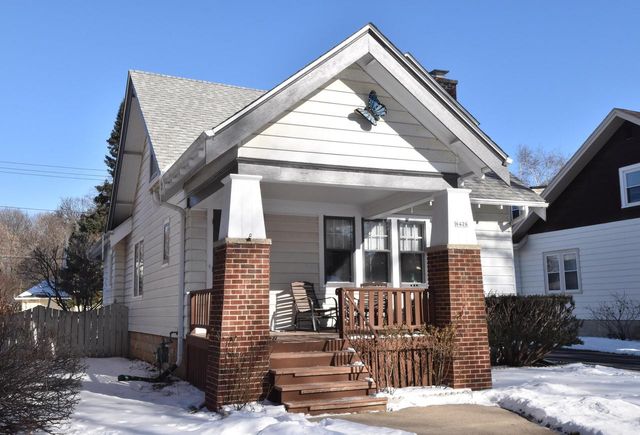 6426 W Wisconsin AVENUE, Wauwatosa, WI 53213