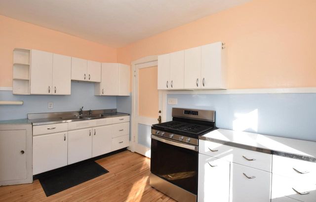 6426 W Wisconsin AVENUE, Wauwatosa, WI 53213