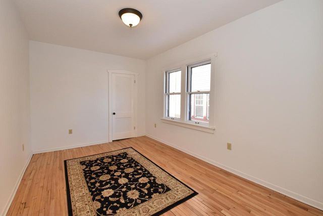 6426 W Wisconsin AVENUE, Wauwatosa, WI 53213