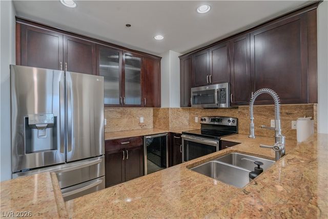 8255 Las Vegas Boulevard 906, Las Vegas, NV 89123