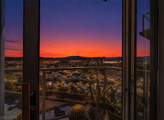 8255 Las Vegas Boulevard 906, Las Vegas, NV 89123