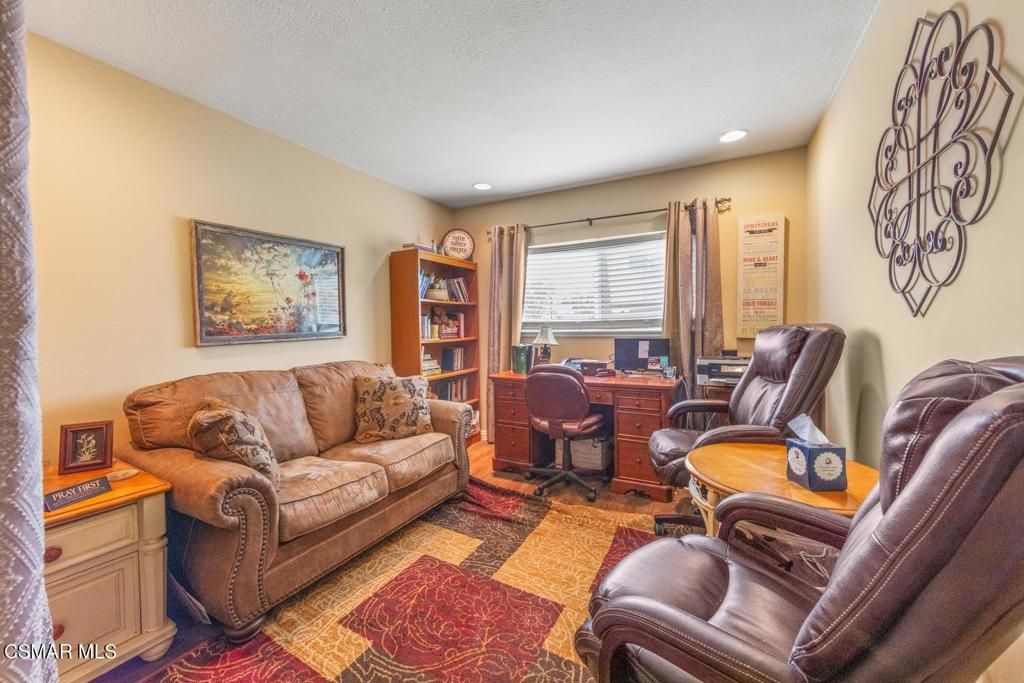 Image 11 of property listing at 2413 Lita Place, Simi Valley, CA 93063