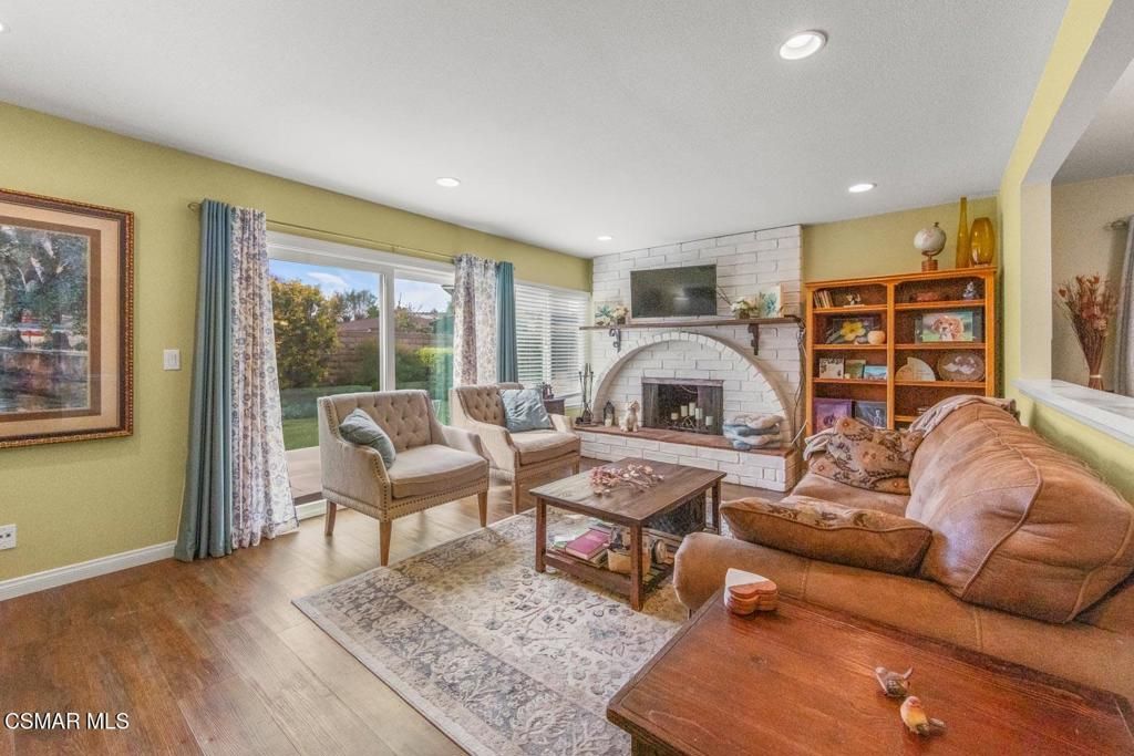 Image 7 of property listing at 2413 Lita Place, Simi Valley, CA 93063