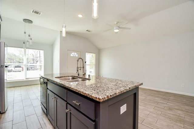 6747 England Street A, Houston, TX 77021
