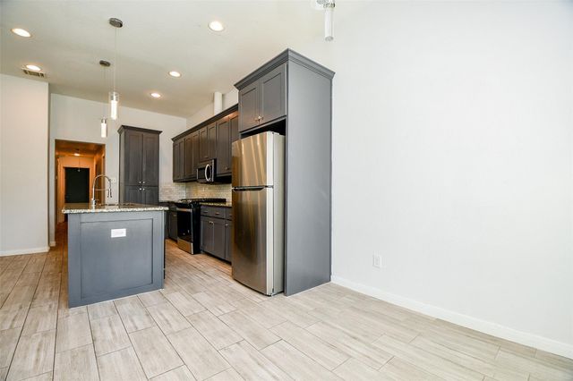 6747 England Street A, Houston, TX 77021