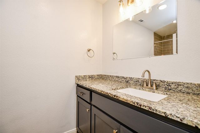 6747 England Street A, Houston, TX 77021