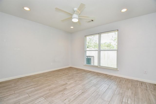 6747 England Street A, Houston, TX 77021