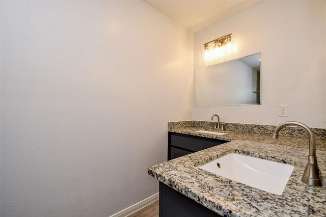 6747 England Street A, Houston, TX 77021