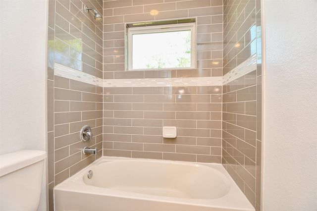 6747 England Street A, Houston, TX 77021