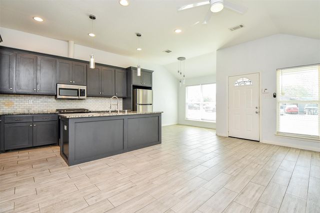 6747 England Street A, Houston, TX 77021
