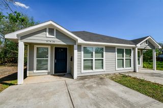 6747 England Street A, Houston, TX 77021