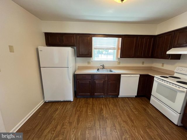 306 DOHNER DR, Lancaster, PA 17602