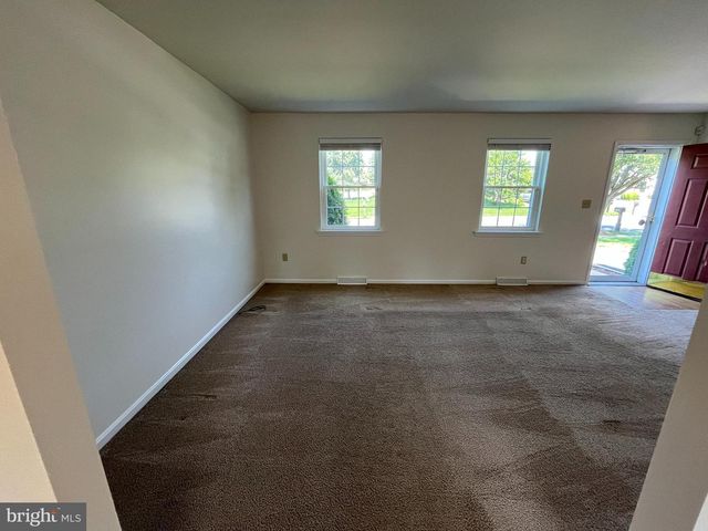 306 DOHNER DR, Lancaster, PA 17602