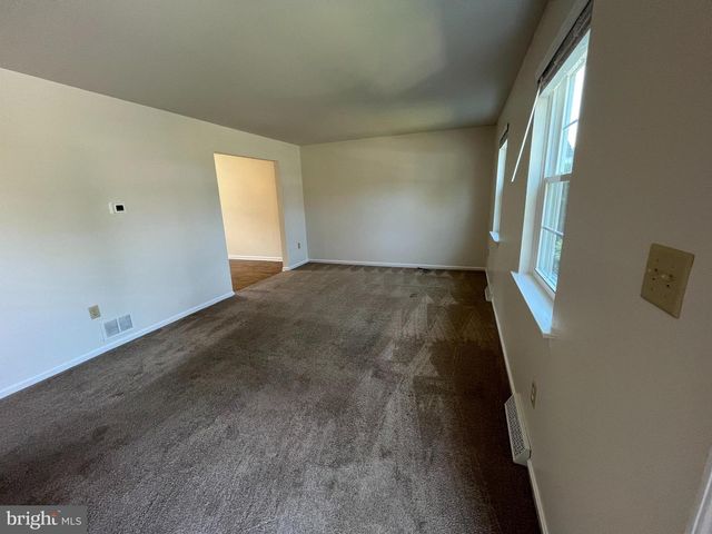 306 DOHNER DR, Lancaster, PA 17602