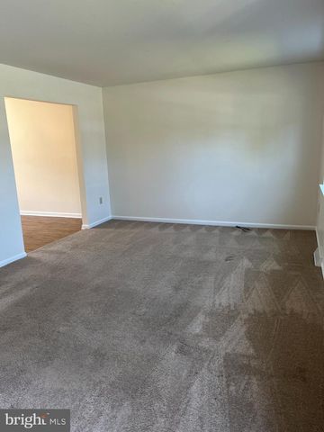 306 DOHNER DR, Lancaster, PA 17602