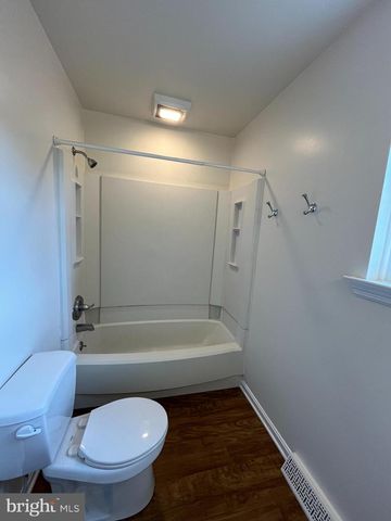 306 DOHNER DR, Lancaster, PA 17602