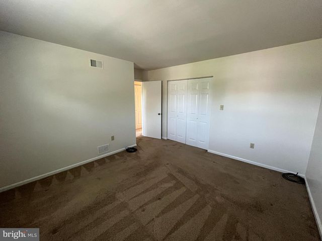 306 DOHNER DR, Lancaster, PA 17602