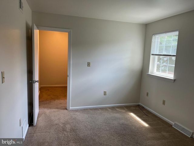 306 DOHNER DR, Lancaster, PA 17602