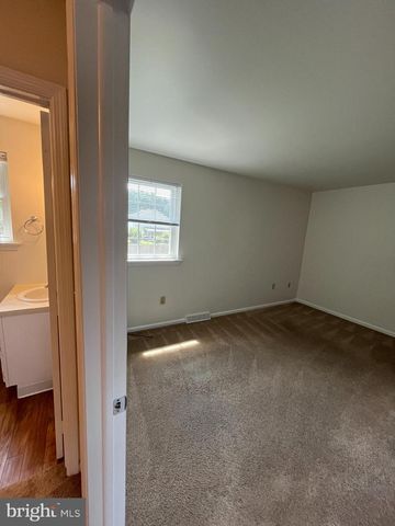 306 DOHNER DR, Lancaster, PA 17602