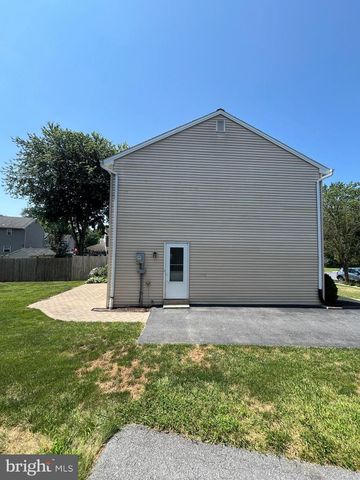 306 DOHNER DR, Lancaster, PA 17602