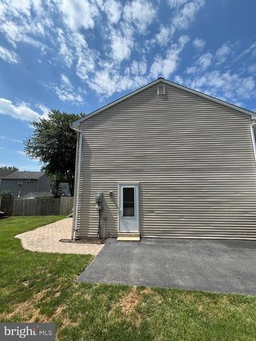 306 DOHNER DR, Lancaster, PA 17602