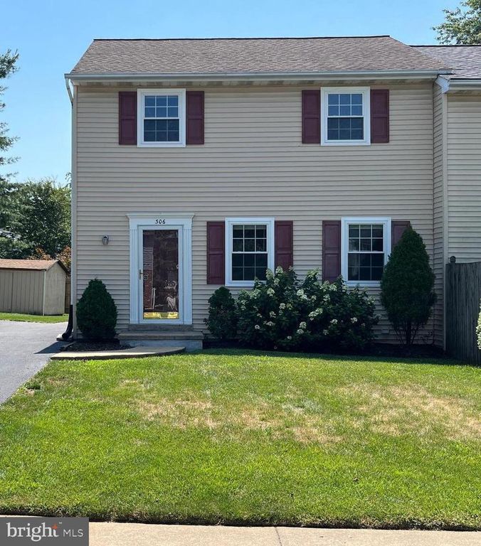 306 DOHNER DR, Lancaster, PA 17602
