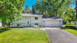 286 Frankland Street, Mahtomedi, MN 55115