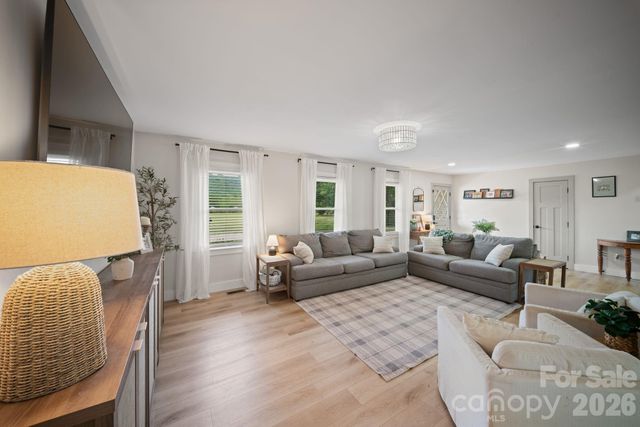 97 Paul Holland Road, Canton, NC 28716