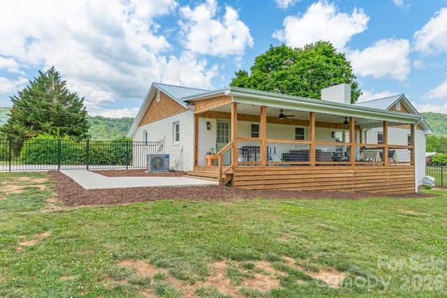 97 Paul Holland Road, Canton, NC 28716