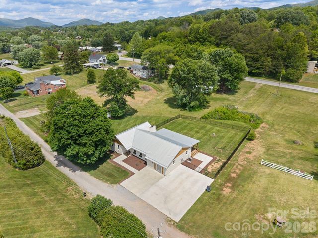 97 Paul Holland Road, Canton, NC 28716