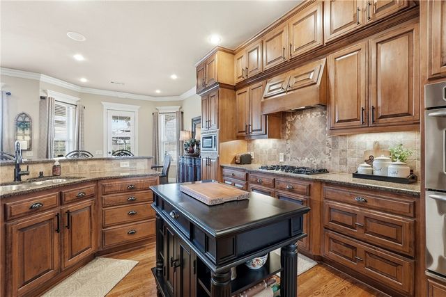 5200 SW Ridge Mont Road, Bentonville, AR 72713