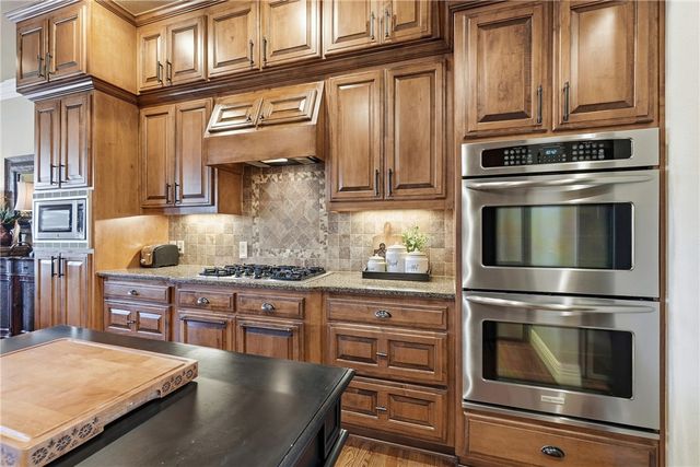 5200 SW Ridge Mont Road, Bentonville, AR 72713