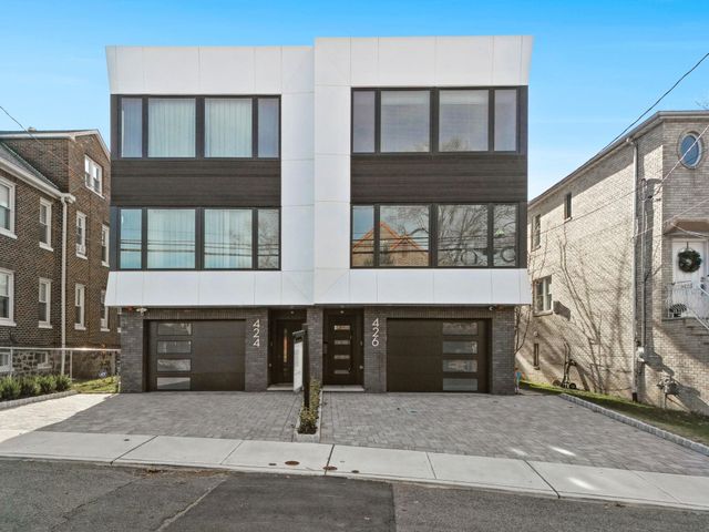 426 AURORA AVE, Cliffside Park, NJ 07010