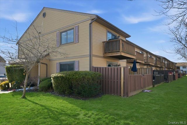 100 Daly Boulevard 1402, Oceanside, NY 11572