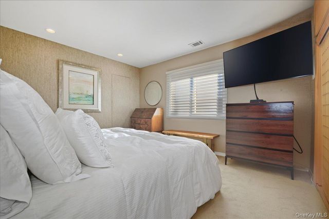 100 Daly Boulevard 1402, Oceanside, NY 11572