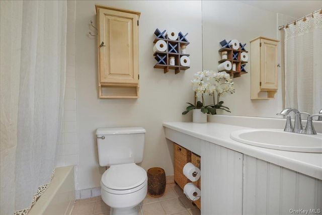 100 Daly Boulevard 1402, Oceanside, NY 11572