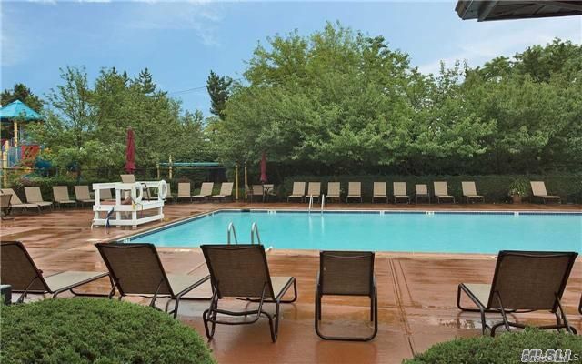 100 Daly Boulevard 1402, Oceanside, NY 11572