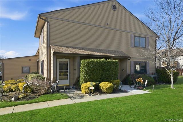 100 Daly Boulevard 1402, Oceanside, NY 11572