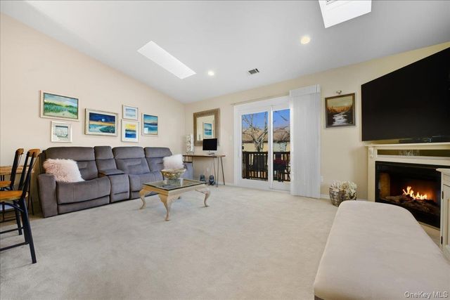 100 Daly Boulevard 1402, Oceanside, NY 11572