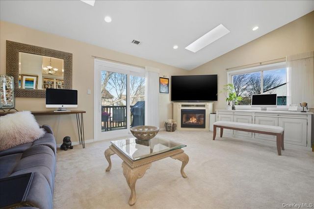 100 Daly Boulevard 1402, Oceanside, NY 11572