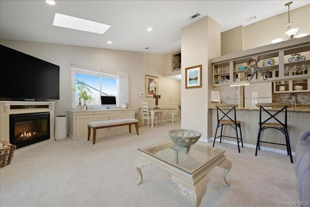 100 Daly Boulevard 1402, Oceanside, NY 11572