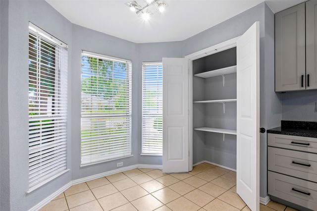 5503 Alta Verde Circle, Arlington, TX 76017